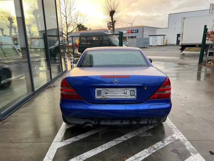 Mercedes SLK 2.0 200 16V Skrotfordon (1997, LINARIET BLAUW)