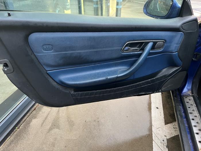 Mercedes SLK 2.0 200 16V Skrotfordon (1997, LINARIET BLAUW)