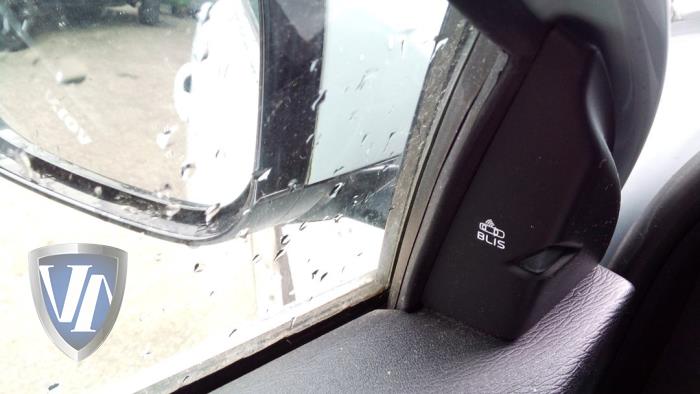 Volvo V40 2.0 D3 20V Skrotfordon (2013, MISTY BLUE P10000)