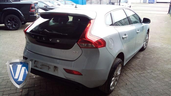 Volvo V40 2.0 D3 20V Skrotfordon (2013, MISTY BLUE P10000)