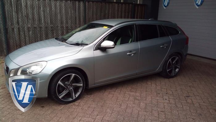 Volvo V60 I 1.6 DRIVe Sloopvoertuig (2011, Metallic, Grijs)