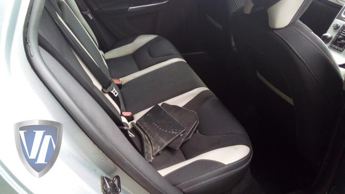 Volvo V60 I 1.6 DRIVe Sloopvoertuig (2011, Metallic, Grijs)