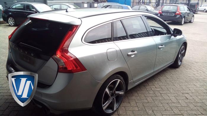 Volvo V60 I 1.6 DRIVe Sloopvoertuig (2011, Metallic, Grijs)
