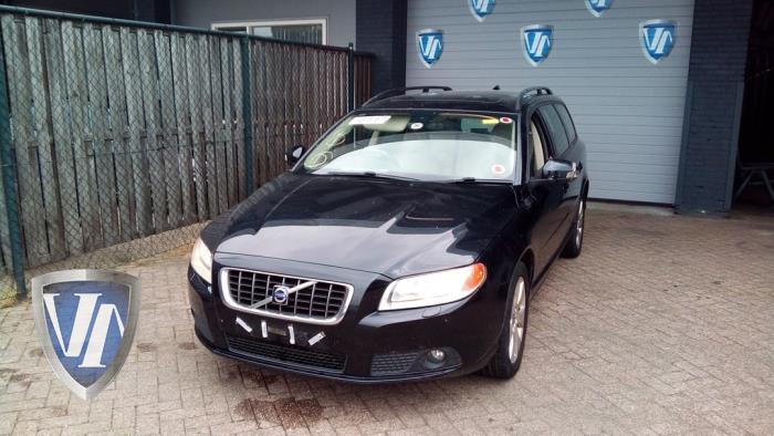 Volvo V70 2.4 D5 20V Sloopvoertuig (2009, Metallic, Zwart)
