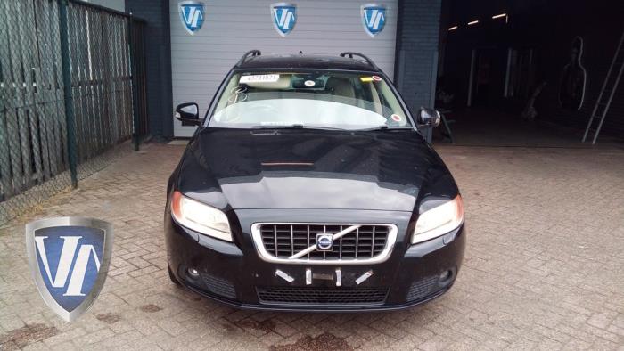 Volvo V70 2.4 D5 20V Sloopvoertuig (2009, Metallic, Zwart)