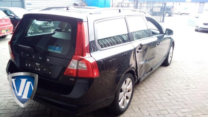 Volvo V70 2.4 D5 20V Sloopvoertuig (2009, Metallic, Zwart)