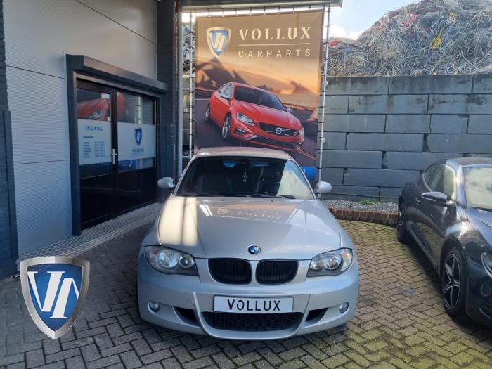 BMW 1 serie 120i 16V Skrotfordon (2008, GRIJS ZILVER)