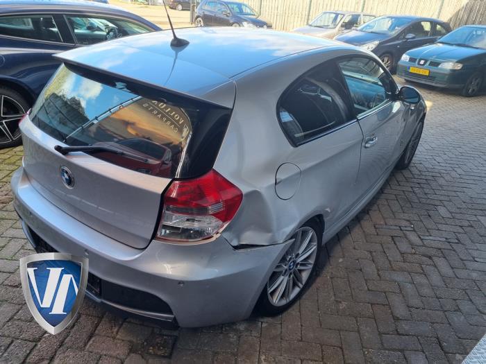 BMW 1 serie 120i 16V Skrotfordon (2008, GRIJS ZILVER)