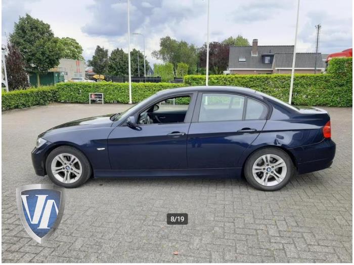 BMW 3 serie 318i 16V Samochód złomowany (2008, Metalik, Niebieski)