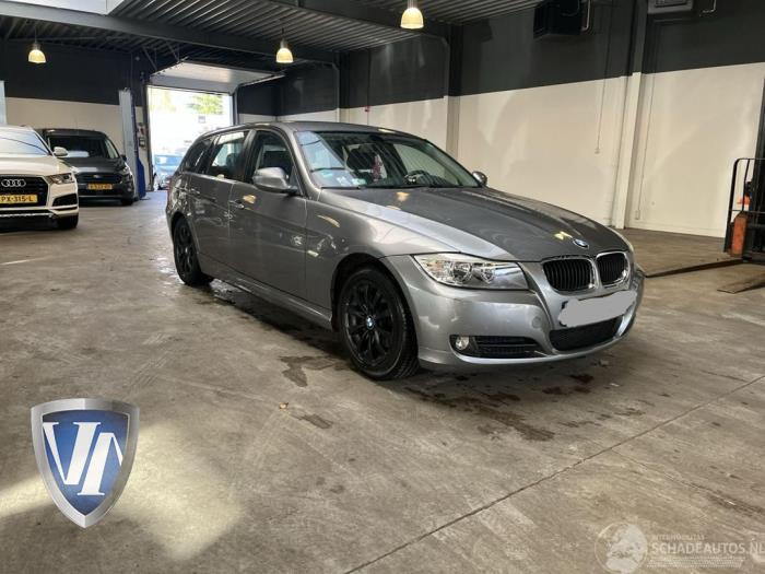 BMW 3-Serie Sloopvoertuig (2009, Metallic, Zilvergrijs)