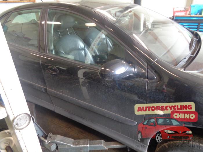 Citroen C5 I Berline 2.0 16V Skrotfordon (2003, ZWART)