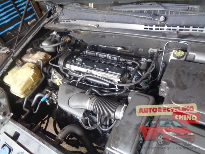 Citroen C5 I Berline 2.0 16V Skrotfordon (2003, ZWART)