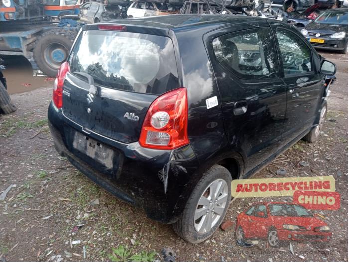 Suzuki Alto 1.0 12V Samochód złomowany (2010, Czarny)