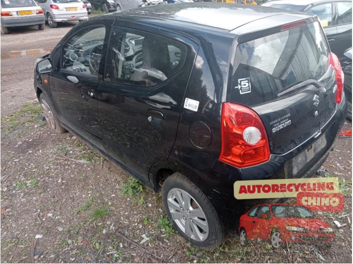 Suzuki Alto 1.0 12V Samochód złomowany (2010, Czarny)