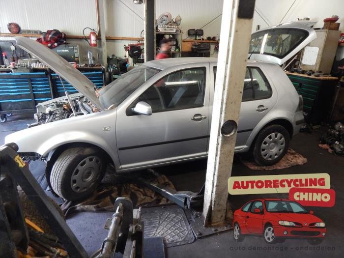Volkswagen Golf IV 1.6 16V Sloopvoertuig (2002, Grijs)
