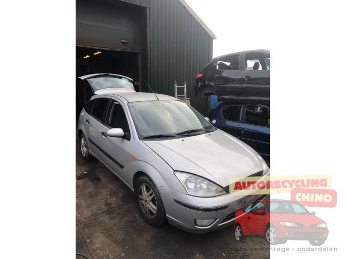 Ford Focus 1 1.8 16V Skrotfordon (2002, GRIJS)