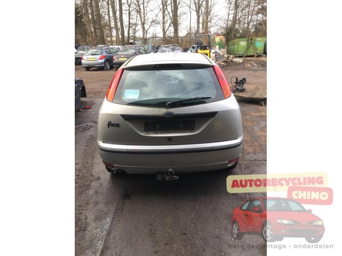 Ford Focus 1 1.8 16V Skrotfordon (2002, GRIJS)