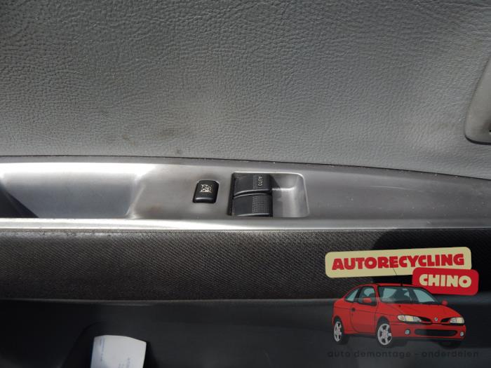 Mazda 2 1.4 16V Sloopvoertuig (2004, Zilver)