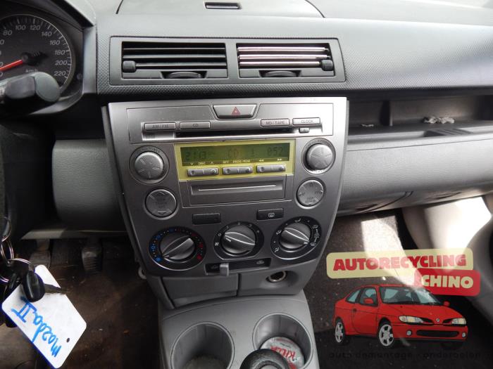 Mazda 2 1.4 16V Sloopvoertuig (2004, Zilver)