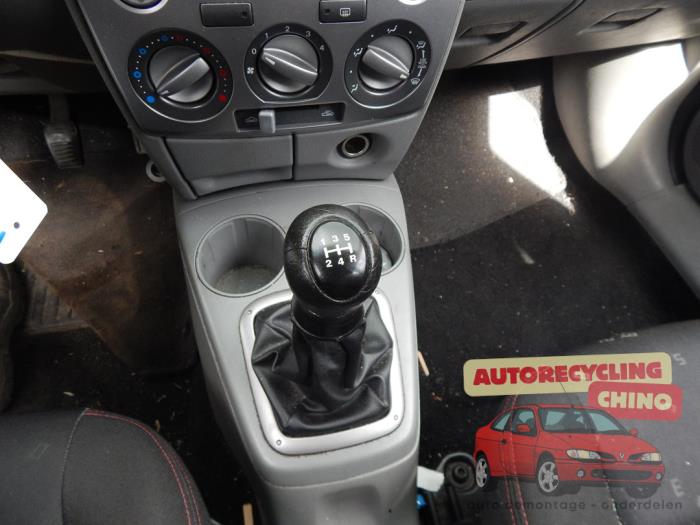 Mazda 2 1.4 16V Sloopvoertuig (2004, Zilver)