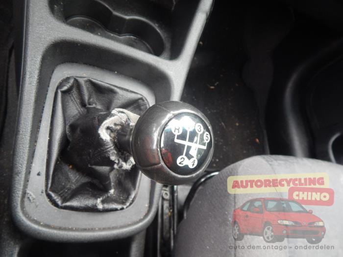 Opel Zafira 1.8 16V Skrotfordon (2001, GRIJS)