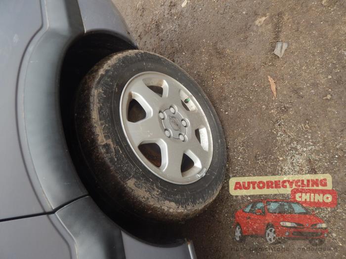 Opel Zafira 1.8 16V Skrotfordon (2001, GRIJS)