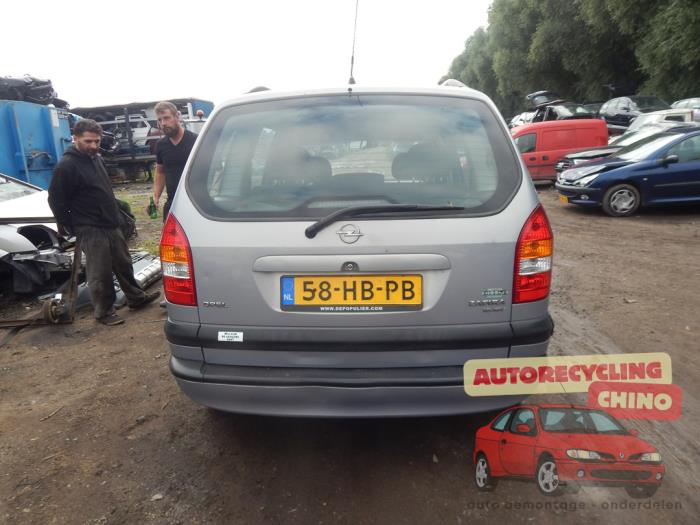 Opel Zafira 1.8 16V Skrotfordon (2001, GRIJS)