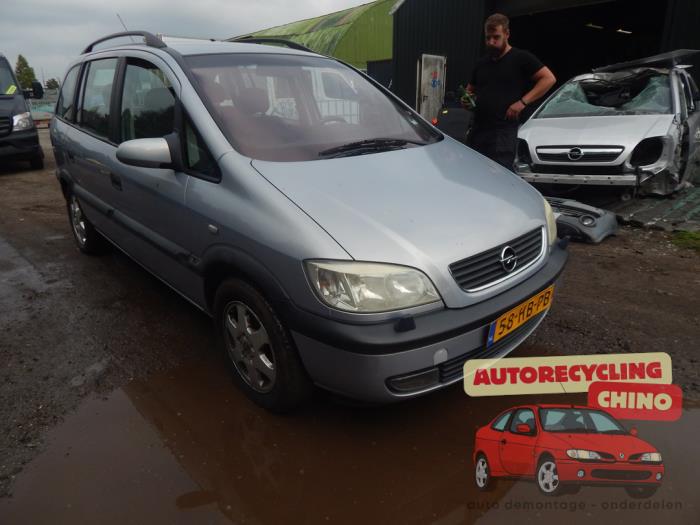 Opel Zafira 1.8 16V Skrotfordon (2001, GRIJS)