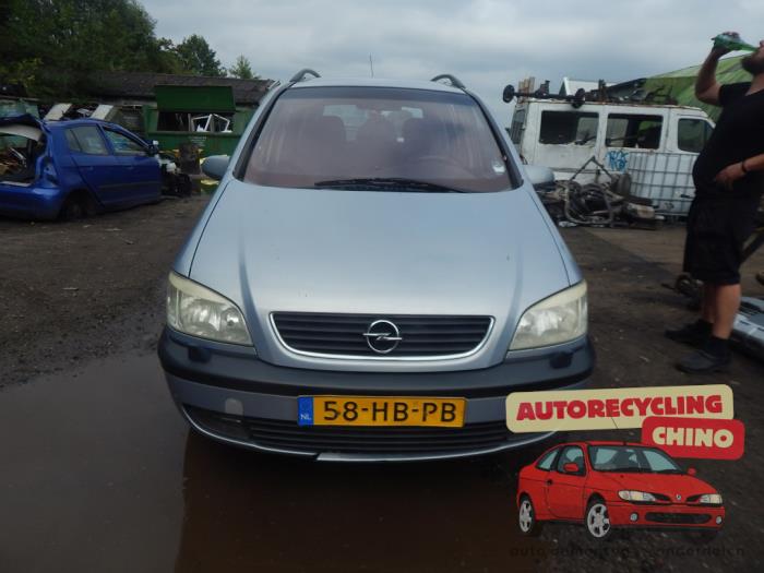 Opel Zafira 1.8 16V Skrotfordon (2001, GRIJS)