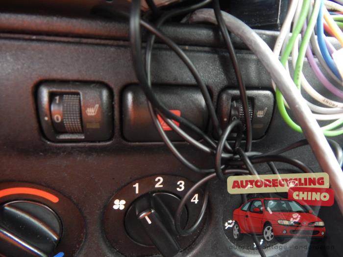 Opel Zafira 1.8 16V Skrotfordon (2001, GRIJS)