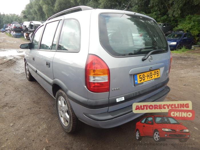 Opel Zafira 1.8 16V Skrotfordon (2001, GRIJS)