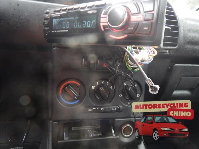 Opel Zafira 1.8 16V Skrotfordon (2001, GRIJS)