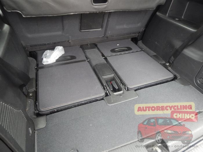 Opel Zafira 1.8 16V Skrotfordon (2001, GRIJS)