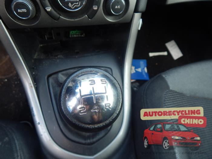 Peugeot 308 1.6 VTI 16V Skrotfordon (2009, ZWART)