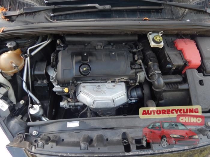 Peugeot 308 1.6 VTI 16V Skrotfordon (2009, ZWART)