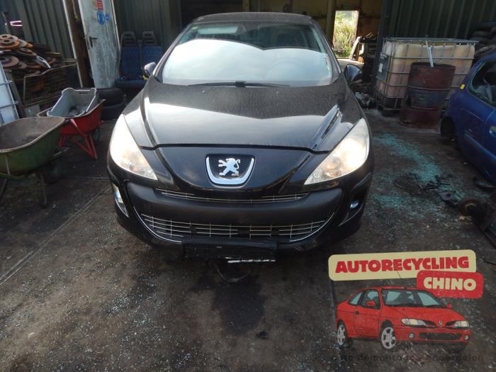 Peugeot 308 1.6 VTI 16V Skrotfordon (2009, ZWART)