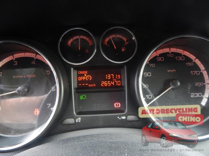 Peugeot 308 1.6 VTI 16V Skrotfordon (2009, ZWART)