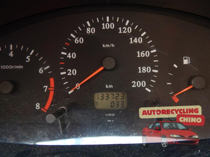 Nissan Micra 1.3 LX,SLX 16V Skrotfordon (2000, GRIJS)