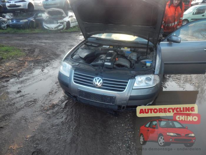 Volkswagen Passat Variant 2.0 20V Skrotfordon (2004, GRIJS)