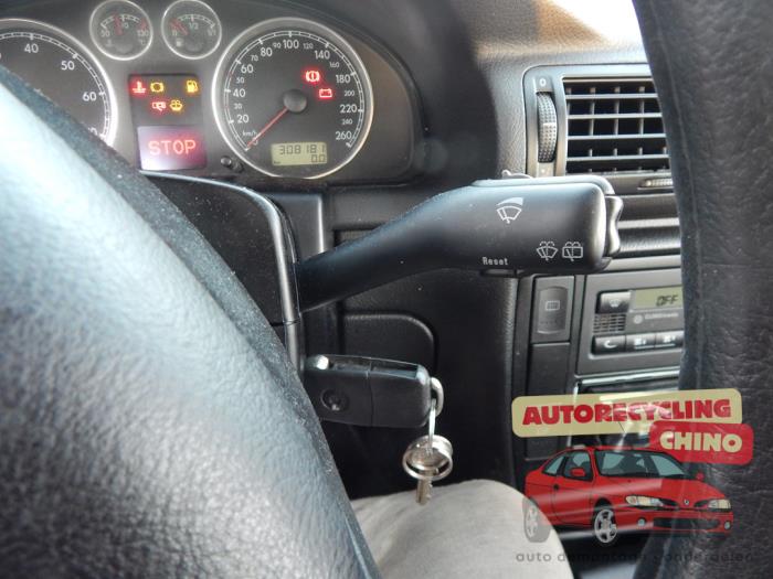 Volkswagen Passat Variant 2.0 20V Skrotfordon (2004, GRIJS)