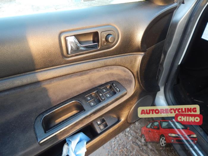 Volkswagen Passat Variant 2.0 20V Skrotfordon (2004, GRIJS)