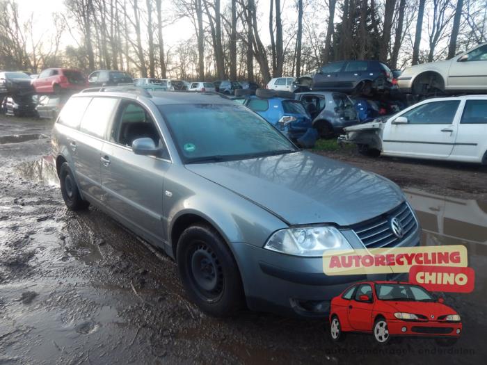 Volkswagen Passat Variant 2.0 20V Skrotfordon (2004, GRIJS)