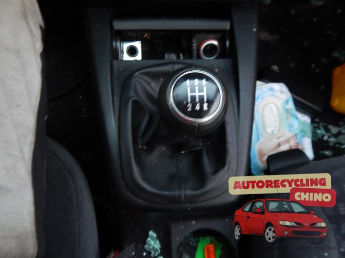 Volkswagen Passat Variant 2.0 20V Skrotfordon (2004, GRIJS)