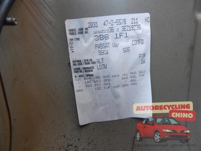 Volkswagen Passat Variant 2.0 20V Skrotfordon (2004, GRIJS)