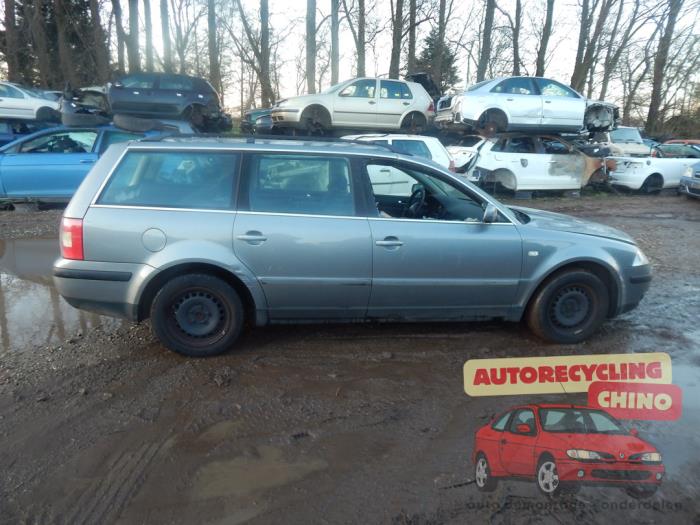 Volkswagen Passat Variant 2.0 20V Skrotfordon (2004, GRIJS)