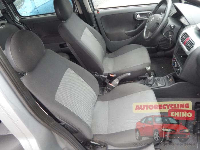 Opel Combo Tour 1.7 CDTi 16V Sloopvoertuig (2010, Grijs)