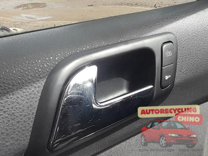 Volkswagen Polo IV 1.2 Sloopvoertuig (2005, Zwart)