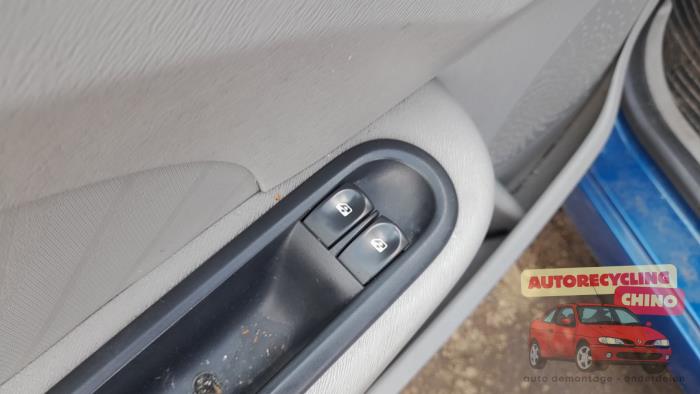 Renault Twingo II 1.2 Sloopvoertuig (2008, Blauw)