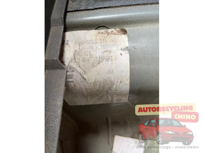 Volkswagen Polo IV 1.9 TDI 100 Skrotfordon (2007, BLAUW)