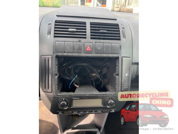 Volkswagen Polo IV 1.9 TDI 100 Skrotfordon (2007, BLAUW)